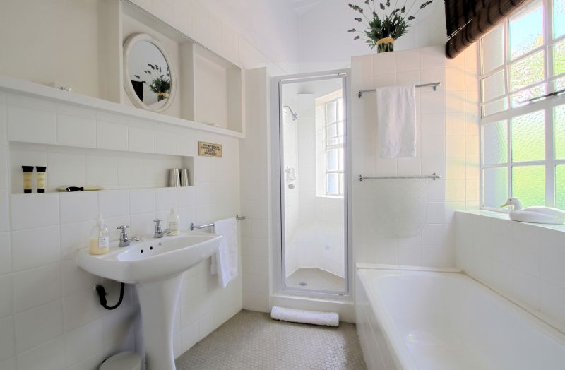Enhance Bathroom Functionality with a Bath Makeover